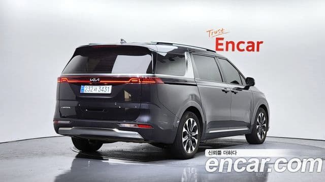 Kia Carnival 2023 — Фото 2/20