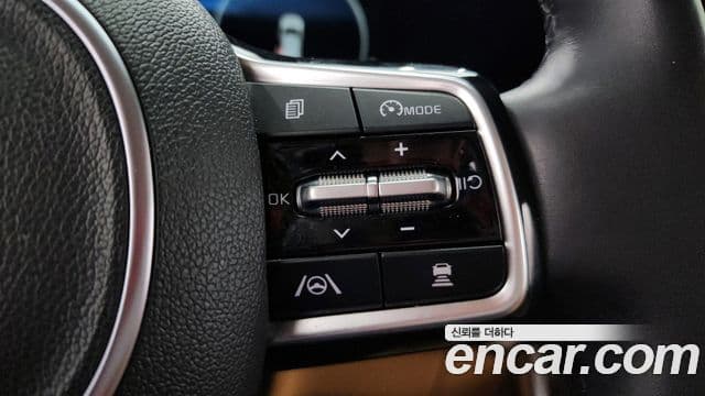 Kia Carnival 2023 — Фото 18/20