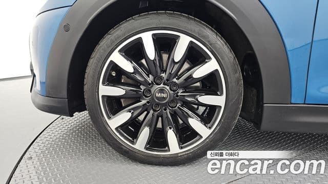 Mini Cooper S 2023 — ფოტო 5/20