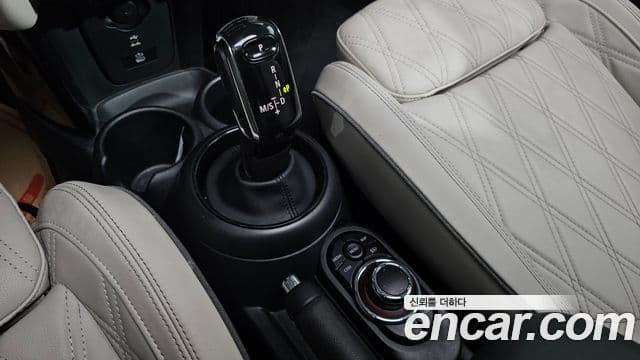 Mini Cooper S 2023 — ფოტო 9/20