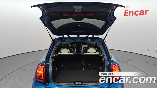 Mini Cooper S 2023 — ფოტო 20/20