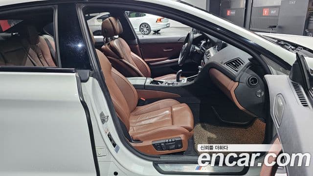BMW 6 Series 2018 — Şəkil 8/20