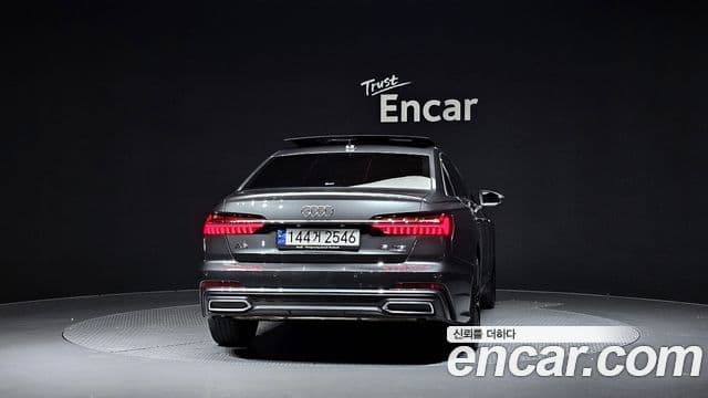 Audi A6 2023 — ფოტო 14/20