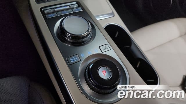 Genesis GV70 2021 — ფოტო 7/20