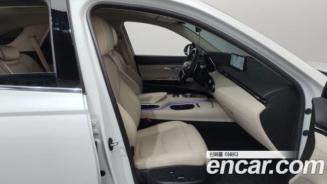 Genesis GV70 2021 — ფოტო 11/20