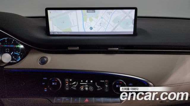 Genesis GV70 2021 — ფოტო 14/20