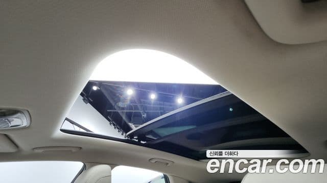 Genesis GV70 2021 — ფოტო 18/20