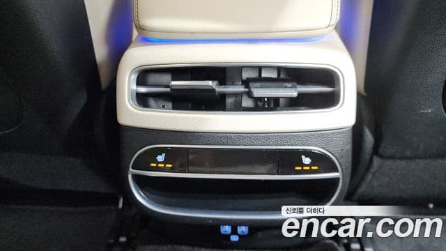 Genesis GV70 2021 — ფოტო 19/20