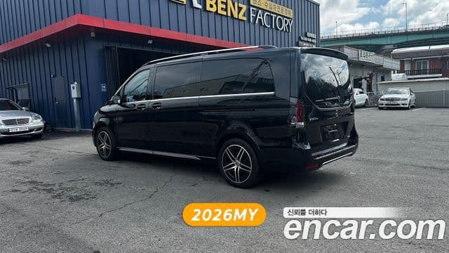 Mercedes-Benz V-Class 2025 — Photo 13/20