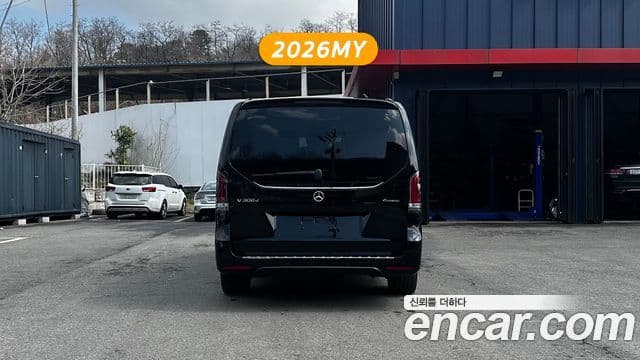 Mercedes-Benz V-Class 2025 — Photo 12/20
