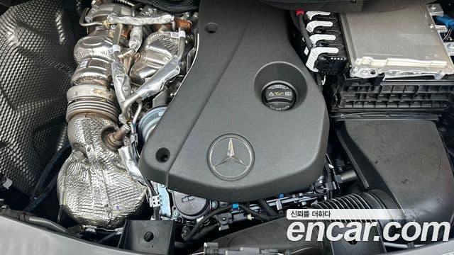 Mercedes-Benz V-Class 2025 — Photo 16/20