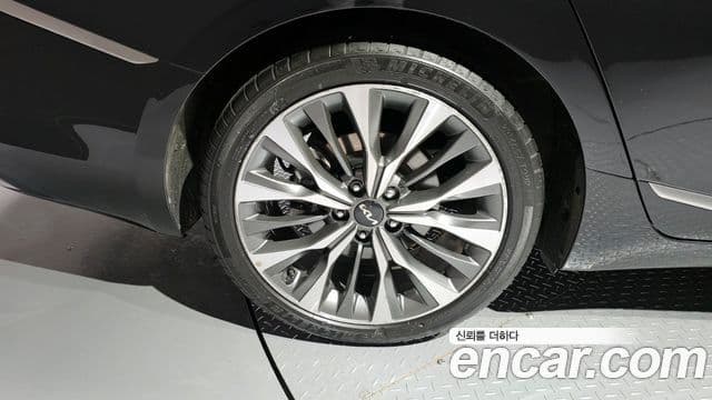 Kia K8 2021 — Şəkil 18/20