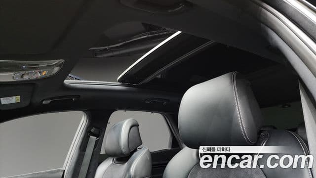 Genesis GV70 2021 — Şəkil 18/20