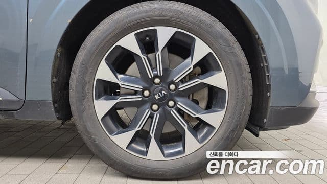 Kia Carnival 2020 — ფოტო 5/20