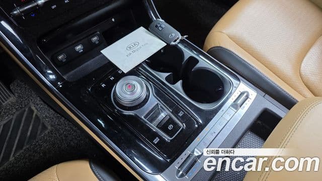 Kia Carnival 2020 — ფოტო 9/20