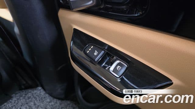 Kia Carnival 2020 — ფოტო 19/20
