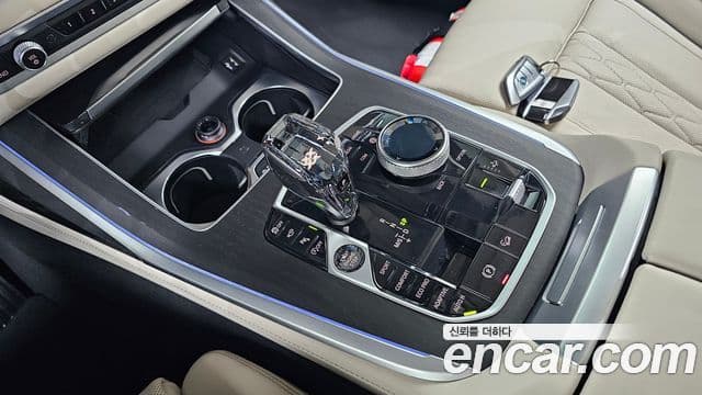 BMW X7 2021 — ფოტო 9/20
