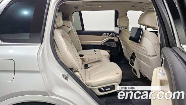 BMW X7 2021 — ფოტო 11/20