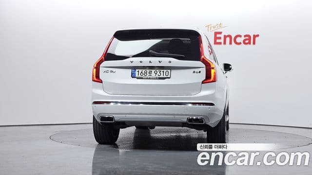 Volvo XC90 2021 — ფოტო 11/20