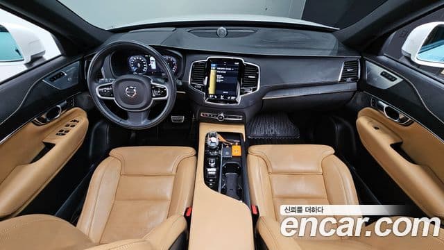 Volvo XC90 2021 — ფოტო 2/20