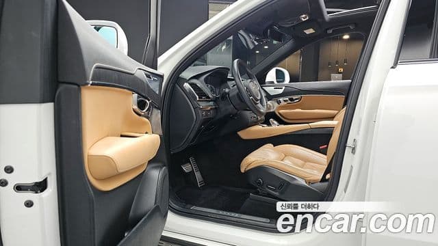 Volvo XC90 2021 — ფოტო 20/20