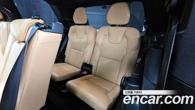 Volvo XC90 2021 — ფოტო 15/20