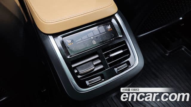 Volvo XC90 2021 — ფოტო 6/20