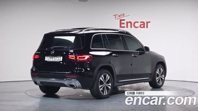Mercedes-Benz GLB-Class 2021 — Photo 1/20