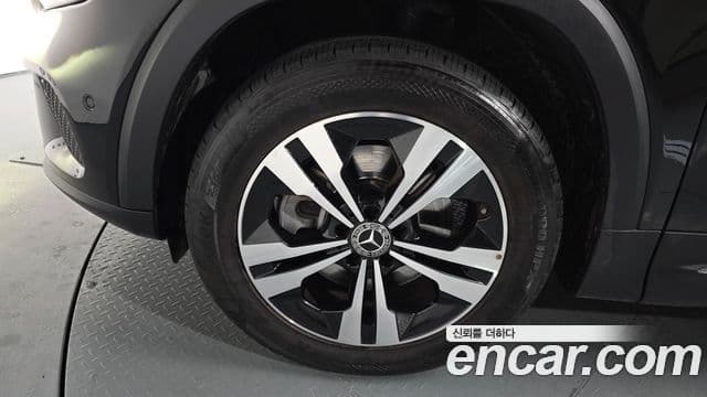 Mercedes-Benz GLB-Class 2021 — Photo 9/20