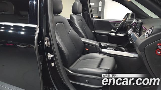 Mercedes-Benz GLB-Class 2021 — Photo 7/20