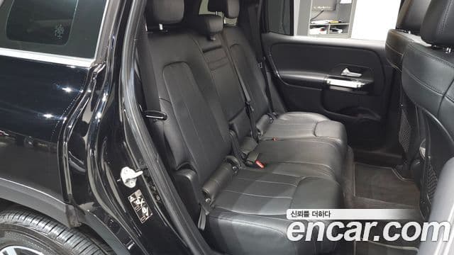 Mercedes-Benz GLB-Class 2021 — Photo 6/20