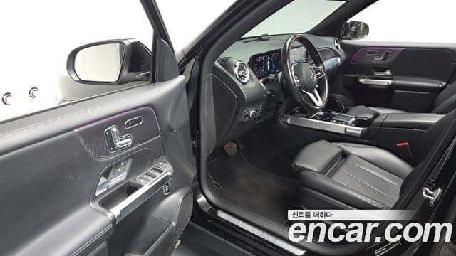 Mercedes-Benz GLB-Class 2021 — Photo 19/20