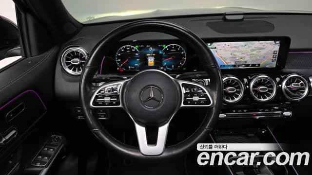 Mercedes-Benz GLB-Class 2021 — Photo 16/20