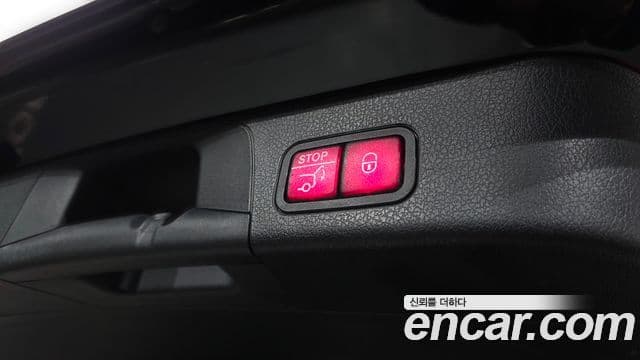 Mercedes-Benz GLB-Class 2021 — Photo 8/20