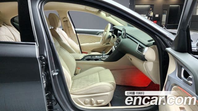 Genesis G70 2019 — ფოტო 8/20