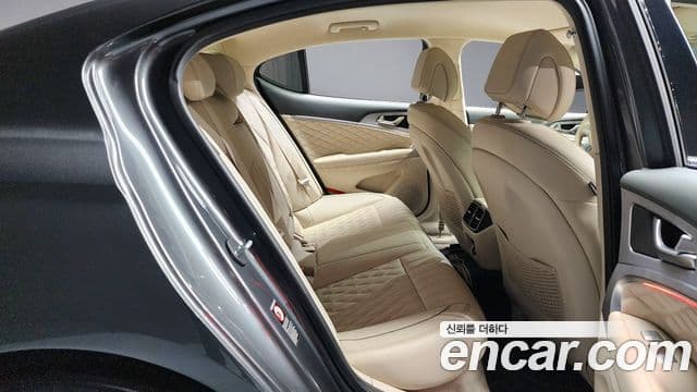 Genesis G70 2019 — ფოტო 12/20