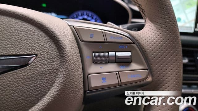Genesis G70 2019 — ფოტო 19/20