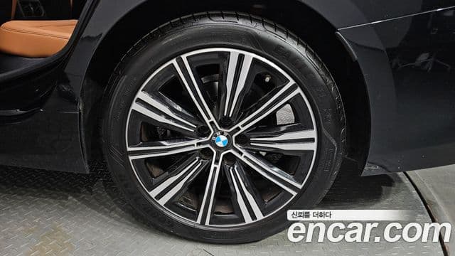 BMW 3 Series 2025 — ფოტო 5/20