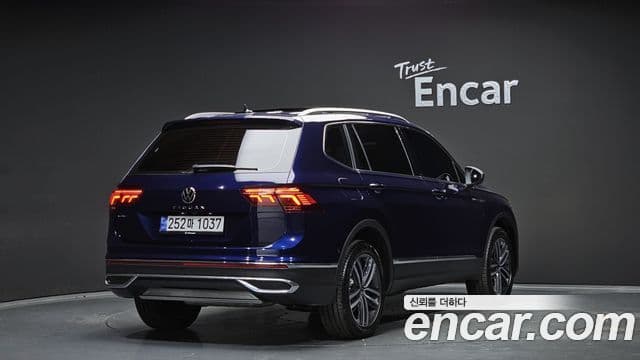 Volkswagen Tiguan Allspace 2023 — фото 2 из 20