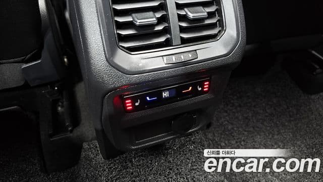 Volkswagen Tiguan Allspace 2023 — ფოტო 19/20