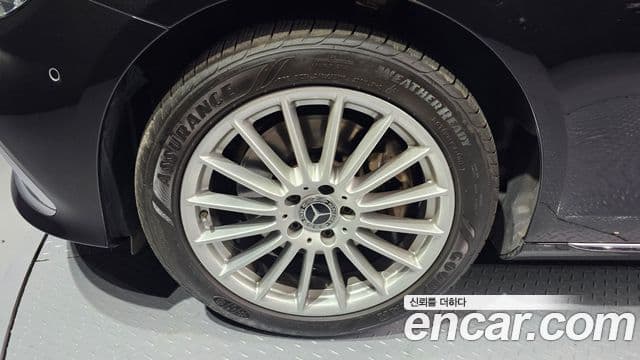 Mercedes-Benz E-Class 2020 — ფოტო 5/20