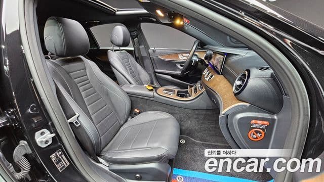Mercedes-Benz E-Class 2020 — ფოტო 10/20
