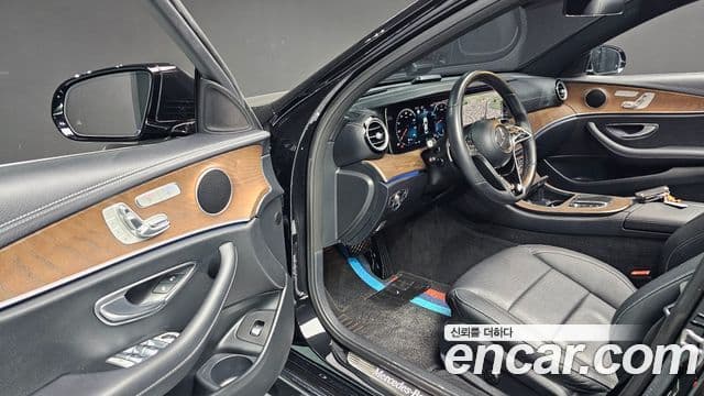 Mercedes-Benz E-Class 2020 — ფოტო 13/20