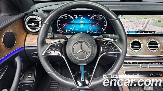 Mercedes-Benz E-Class 2020 — ფოტო 14/20