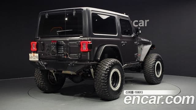 Jeep Wrangler 2019 — ფოტო 2/20