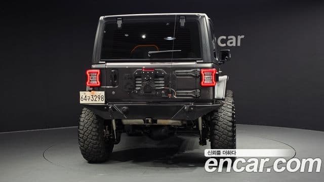 Jeep Wrangler 2019 — ფოტო 4/20