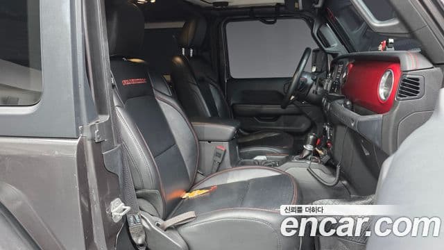 Jeep Wrangler 2019 — ფოტო 11/20