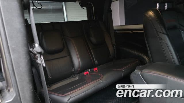 Jeep Wrangler 2019 — ფოტო 12/20
