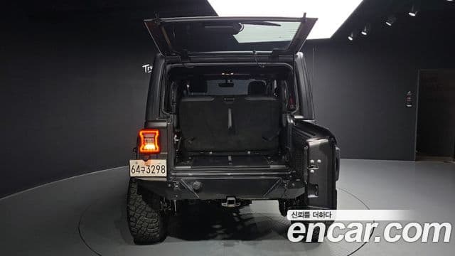 Jeep Wrangler 2019 — ფოტო 20/20