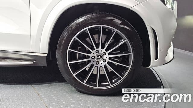 Mercedes-Benz GLE-Class 2022 — ფოტო 17/20